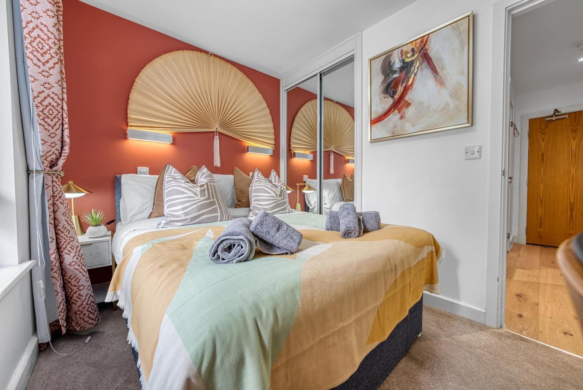 Ocean Village 1-Bedroom Luxurious, Stylish & Cosy Apartment, Central Location In Southampton, Sleeps 4 - Summer Special Offer! - By Blue Puffin Stays Bagian luar foto